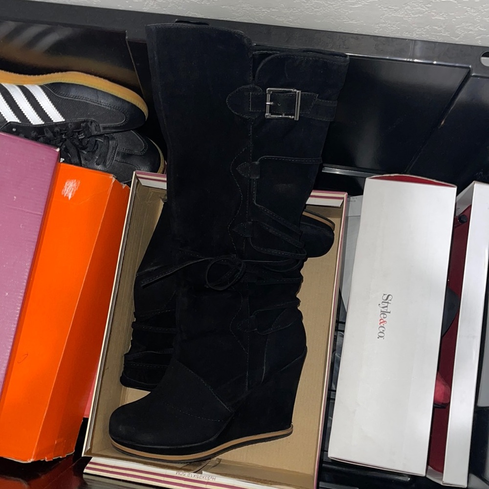 Knee high velvet heeled boots